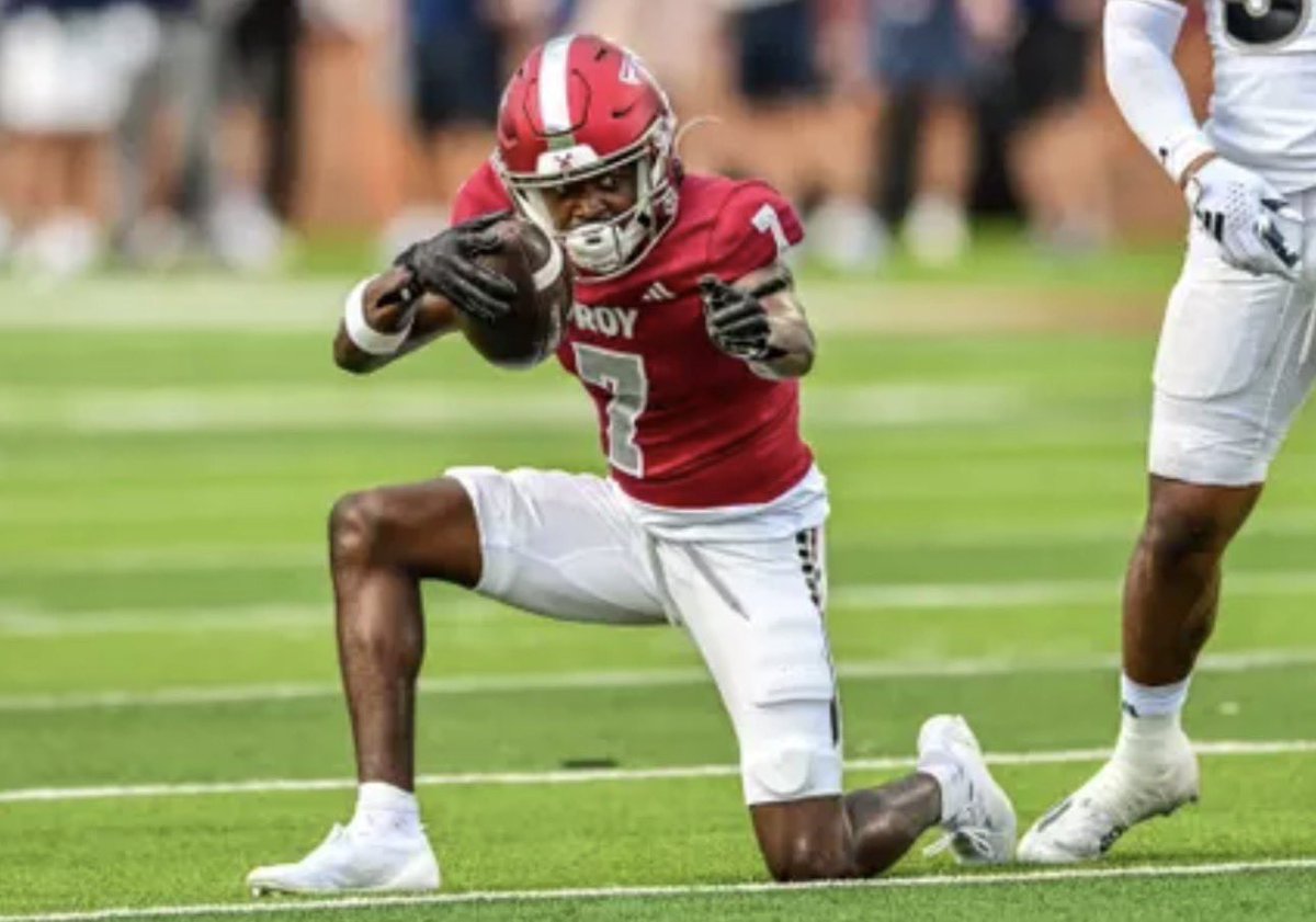 After a great conversation with <a href="/CoachBoyette/">Re'quan Boyette</a> , I’m blessed to receive my 1st D1 offer from Troy University!! #GoTrojans