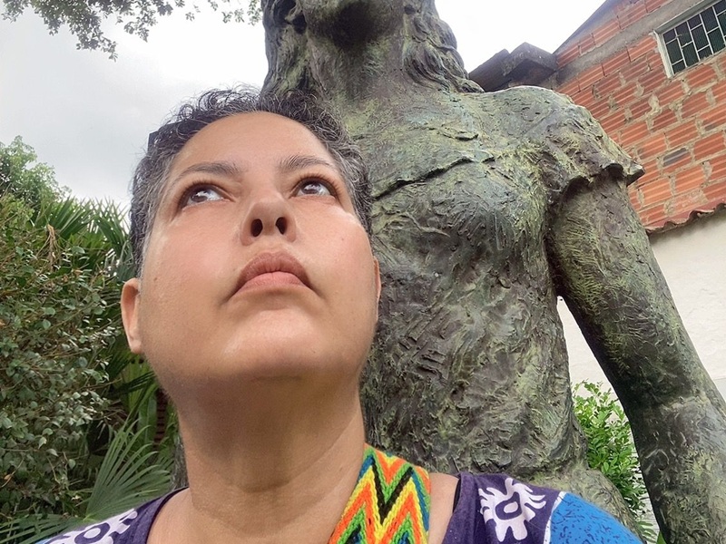 El Eco del Barro y la Piel: Mi Encuentro con la Pola expresionnaranja.com/el-eco-del-bar…