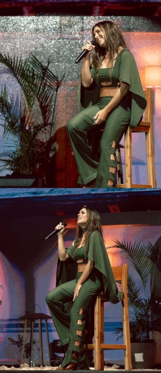 santi__ts's tweet photo. ok pero los OUTFITS del cosquin ella realmente sirvió PATRIA https://t.co/EAI5jaxBPu
