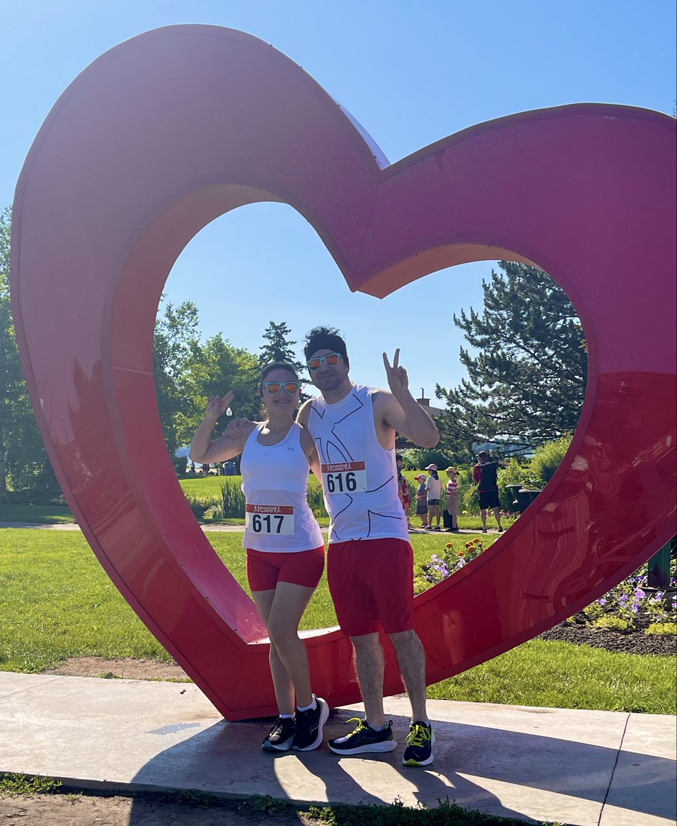 VheeIam's tweet photo. Aqui gostamos muito de regata… couple goals #CBLOLnaILHA https://t.co/F0oqSz1pcD