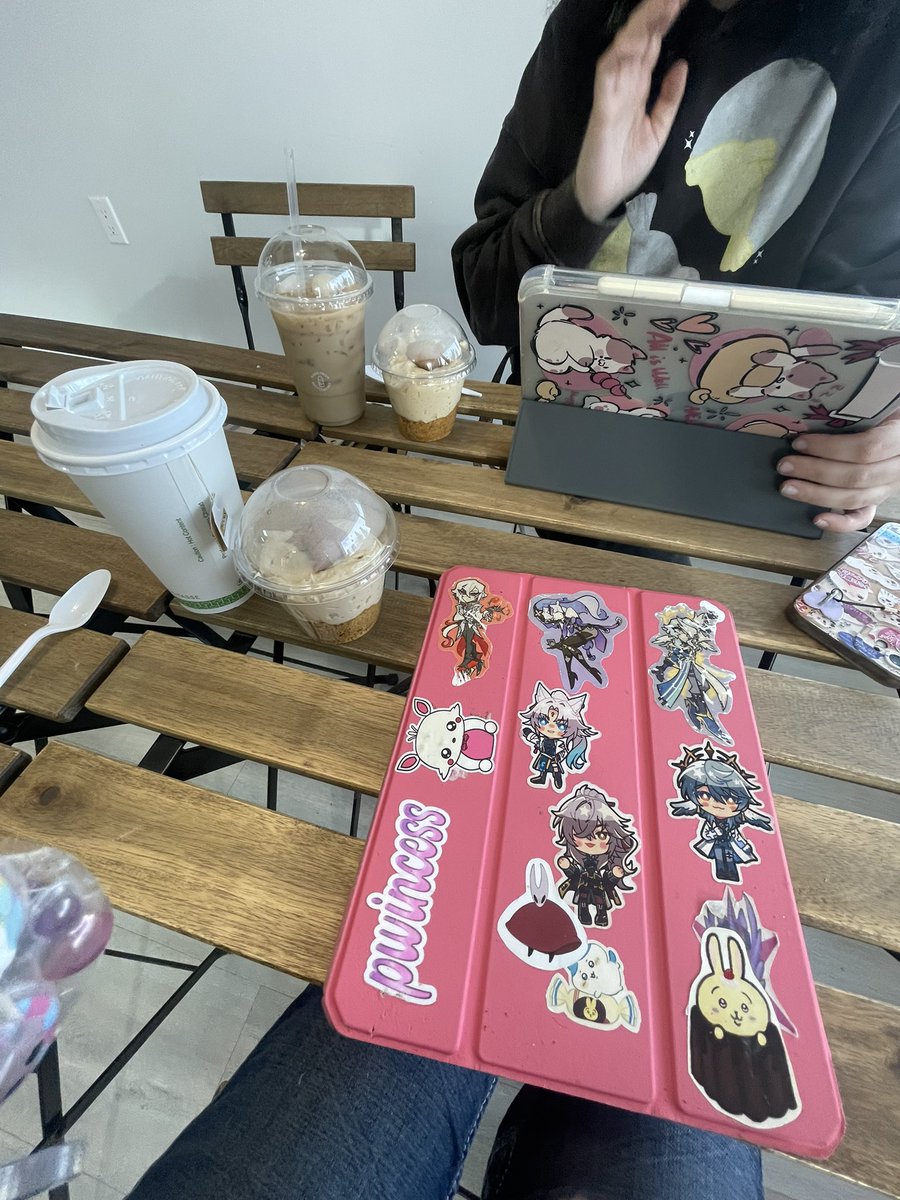 mooncherrypuppy's tweet photo. Tea party with IRL!! (He did NAWT get no tea…) https://t.co/UQfmeEzqCw