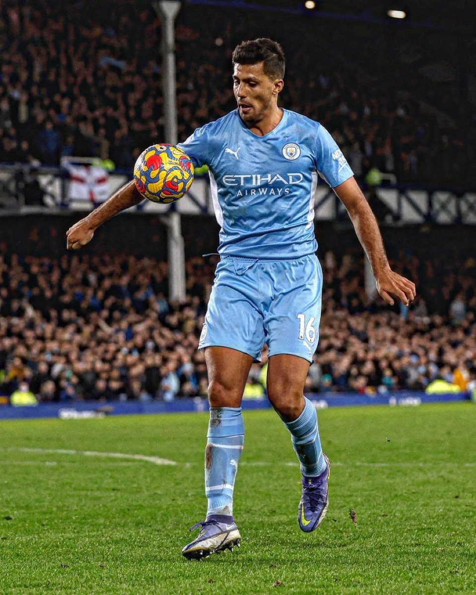 JimbaMay's tweet photo. @StanSportFC Rodri has bad memory he’s clearly forgotten this from the 2021-22 season… https://t.co/k61zODhsDf