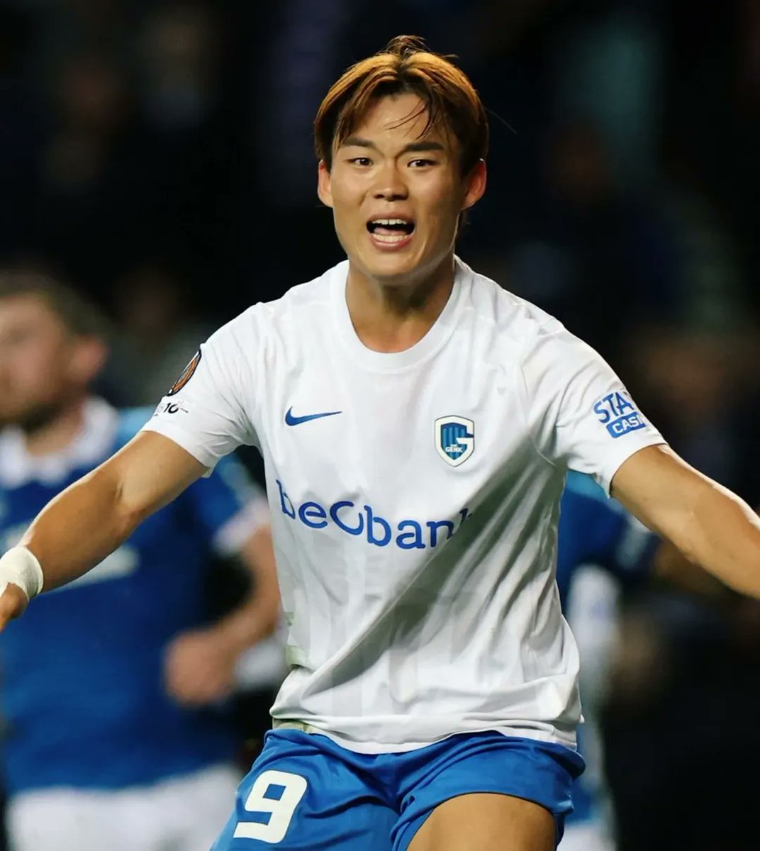 Siyah beyazlılar, Belçika ekibi Genk'te forma giyen Güney Koreli santrfor Hyeon-Gyu Oh ile anlaşma sağladı.

(<a href="/ertansuzgun/">Ertan Süzgün</a>)