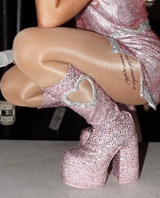 heartipink's tweet image. head empty, just thinking about sabrina carpenter's heart boots