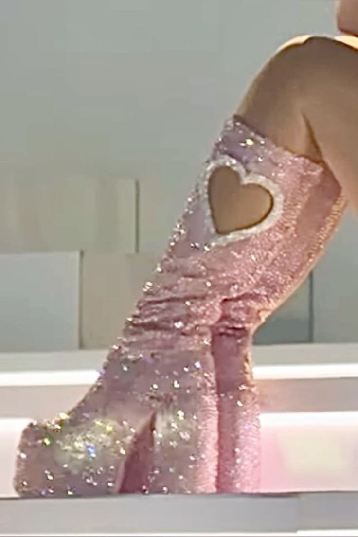 heartipink's tweet image. head empty, just thinking about sabrina carpenter's heart boots