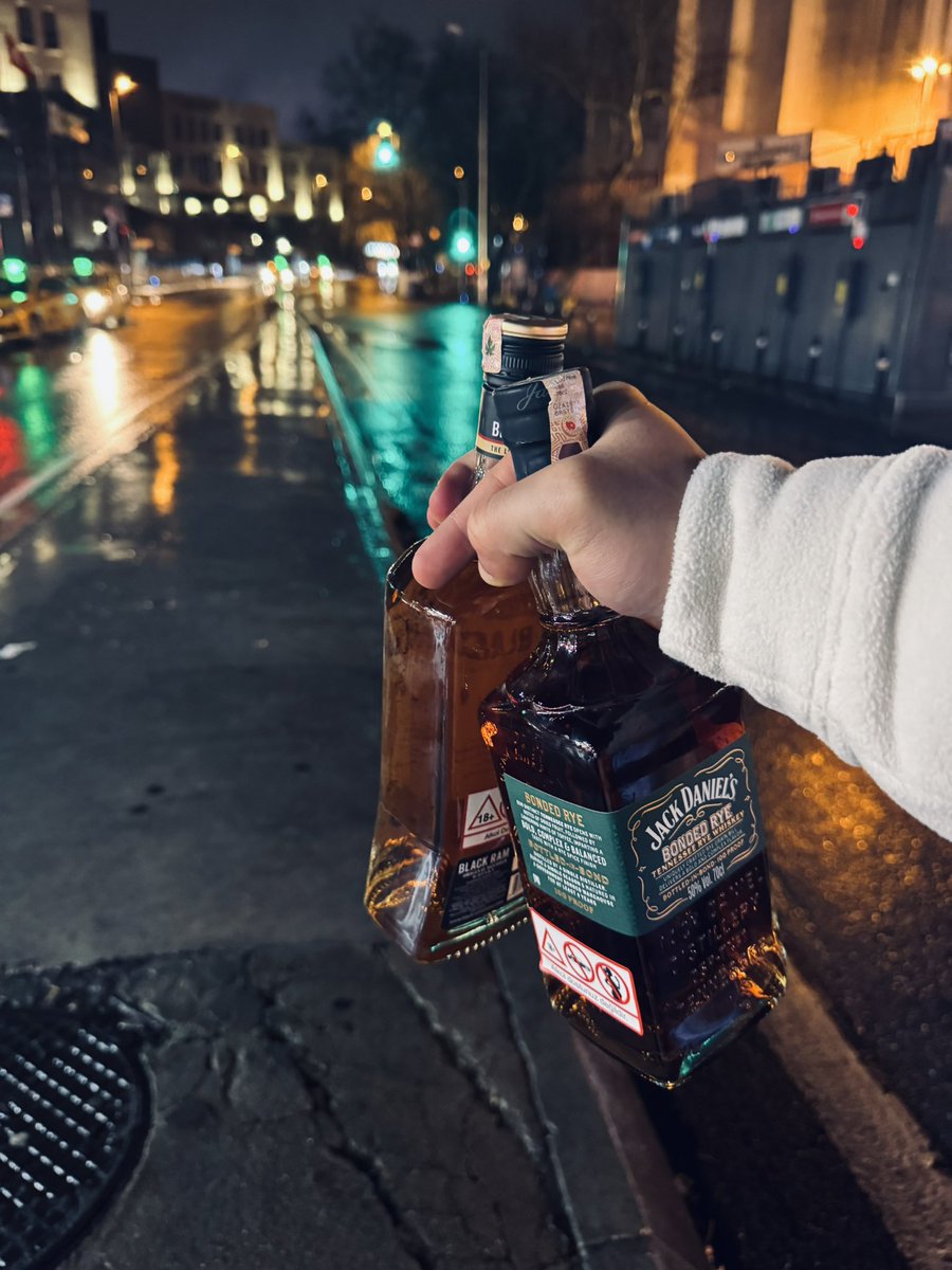 Neredeyim ben? Yanılsama değil misiniz, hepiniz?