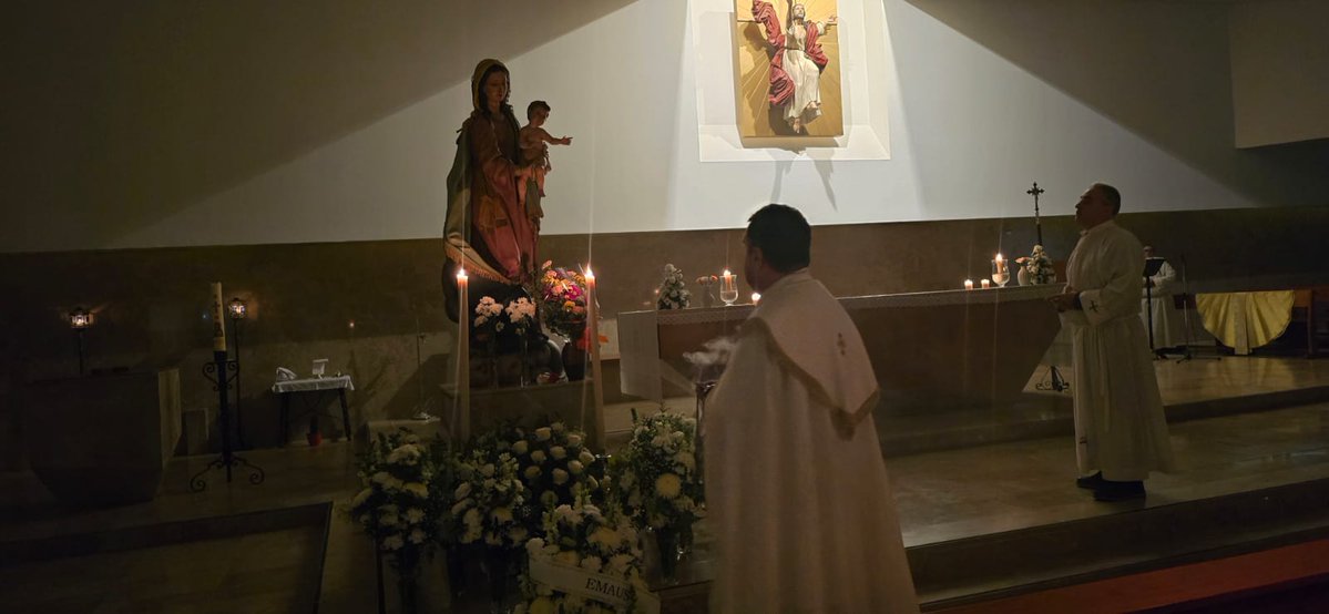 manuelmgv1's tweet image. Celebración de la #PresentacióndelSeñor con la procesión de candelas y la Eucaristía. Hace diez años llegó a la parroquia la imagen de la Virgen de la Presentación. María siempre nos da a Jesús, Dios que se ha hecho Hermano nuestro.