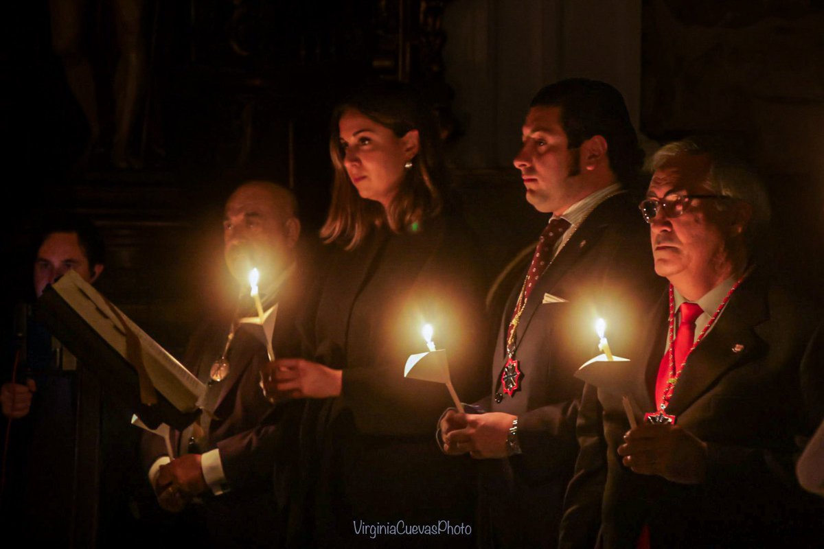 VirCuevas79's tweet photo. La lluvia no permitió que la Procesión de las Candelas saliera a la calle, por lo que el acto se celebró en el interior de la iglesia. Un encuentro lleno de silencio que llenó de luz el inicio de un nuevo ciclo, en el que todo vuelve a comenzar.
@SietePalabrasVA
#candelas https://t.co/Unhk1mUUeN