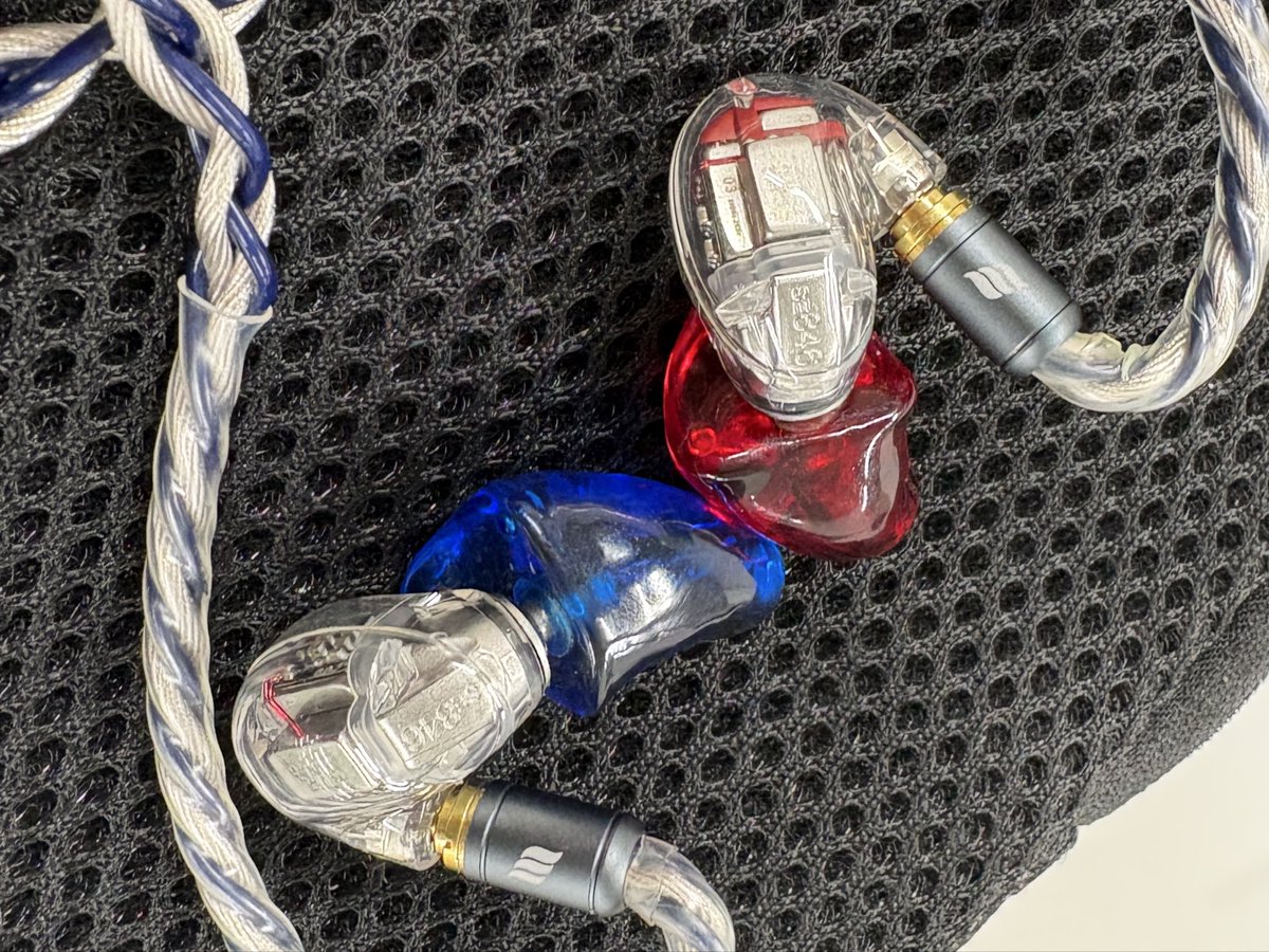 MIYAMASA_KASIMA's tweet image. 結局、この組み合わせに戻ってしまうのです。
とあるメーカーはイヤホンのリニューアルをするたびに価格が上がるのに、10年ほぼ変わらず、そして基準になるいい音。
#SE846 が自分の中では優勝です。#ear もいいですね。