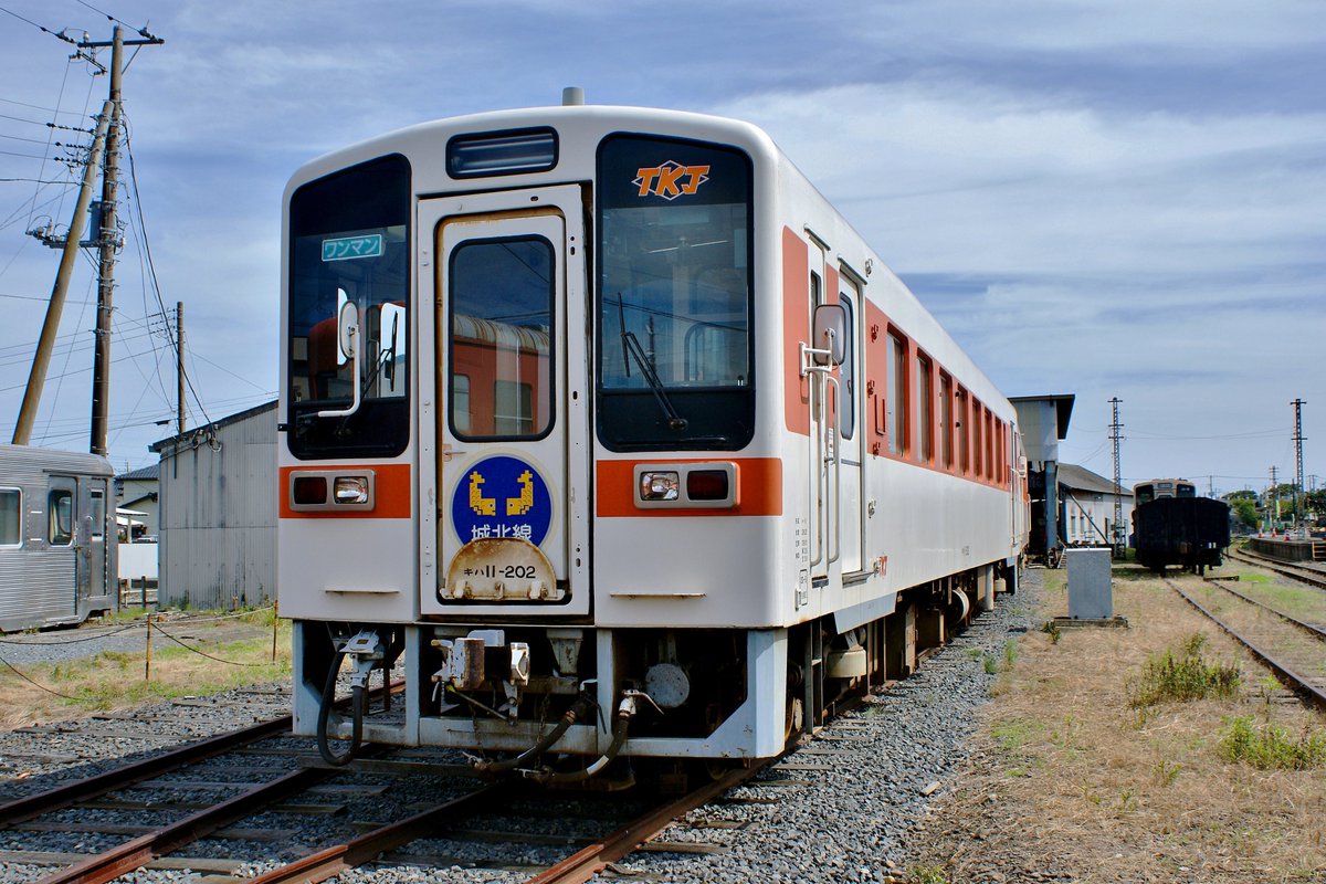 ktr5104's tweet photo. 昨日は2月2日だったので(完全に寝落ちしてたw)ので202的な方たちその①。
①小湊鉄道キハ202 五井機関区にて2023年3月20日撮影
②東海交通事業キハ11-202廃車 那珂湊機関区にて2017年撮影
#202の日
#小湊鉄道
#小湊鐡道
#小湊
#KTK
#五井機関区
#東海交通事業
#TKJ
#城北線
#那珂湊機関区 https://t.co/TbblRnkKzw