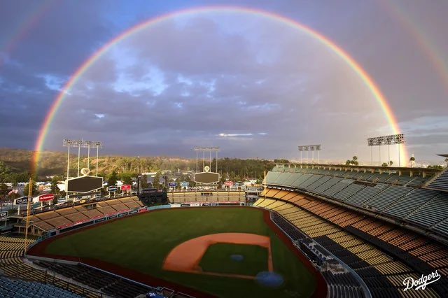 BBGreatMoments's tweet image. When a double rainbow appeared over Dodger Stadium on Vin Scully’s birthday 💙