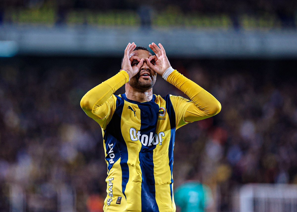 🚨 Youssef En-Nesyri, Fenerbahçe formasıyla son maçına çıkmış oldu. Resmi onayın ardından Al-Ittihad’a imza atacak.

📌 Suudi Arabistan basını da transferi artık doğruluyor.

#Fenerbahçe #SAADETTİNSARAN #KOCvFB #kante #asensio