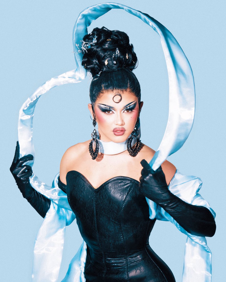 myki_meeks's tweet image. Not today satin! 🩵