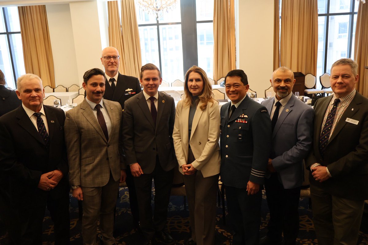 BramptonGraham's tweet photo. Grateful to bring together military leaders, veterans and veteran-serving organizations to discuss the challenges facing CAF members, veterans and their families. 

Under the leadership of Premier @fordnation, we’re committed to delivering the support they deserve. https://t.co/E6NH6DCAQE