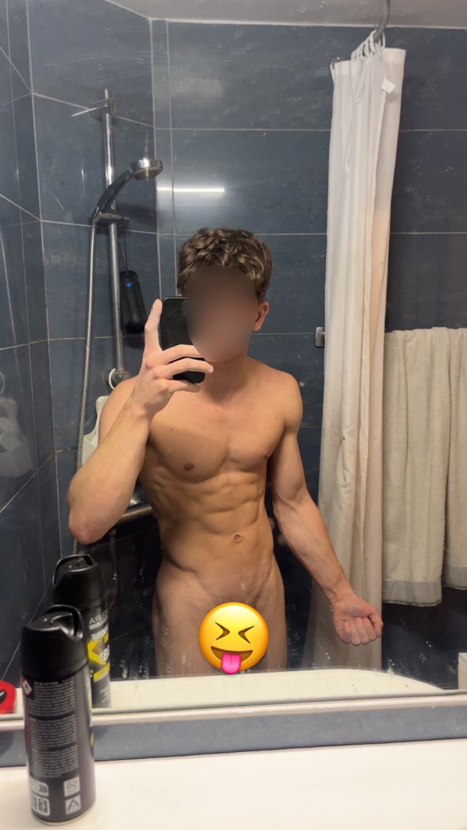 Matthieulcr's tweet photo. Nouvelles photos dispo sur mon compte pour les kiffeurs de grosse queue 😈 https://t.co/aawkoUmsM9 rt si t’aimerais m’aider à la faire durcir 😏 https://t.co/IKPf3aoGjS