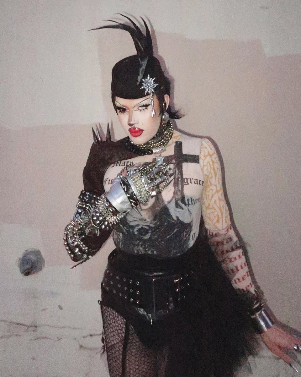 Daya Betty tweet media