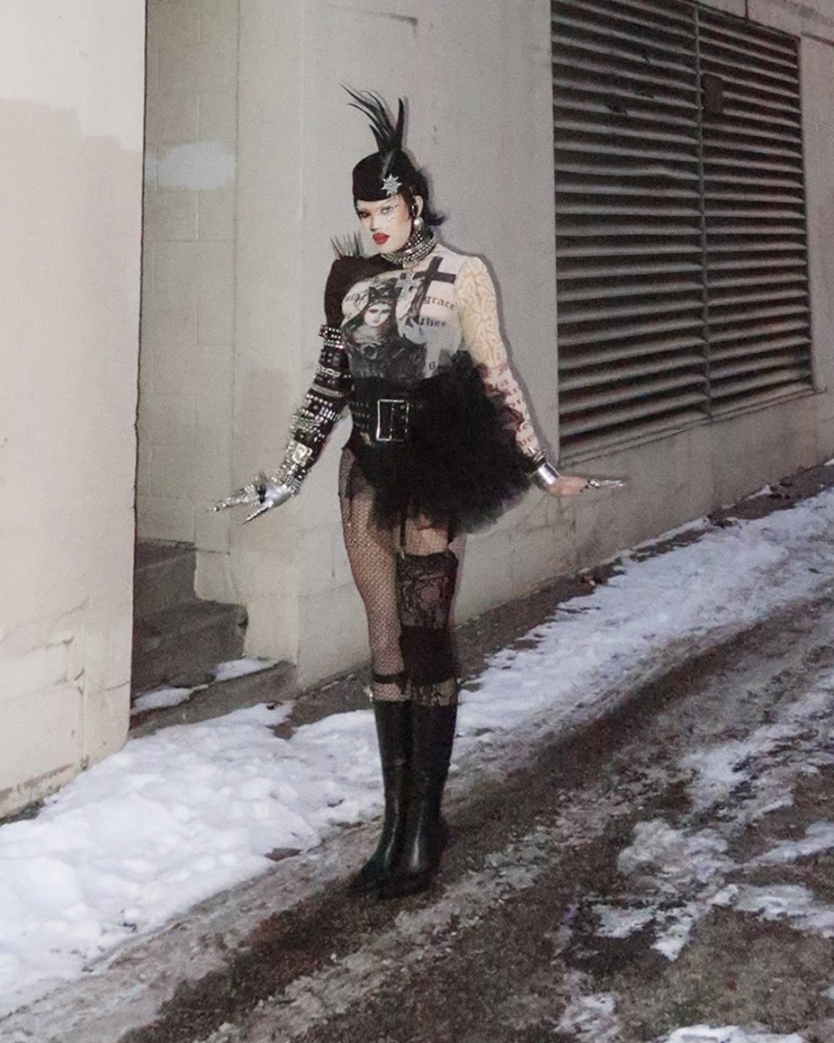 Daya Betty tweet media