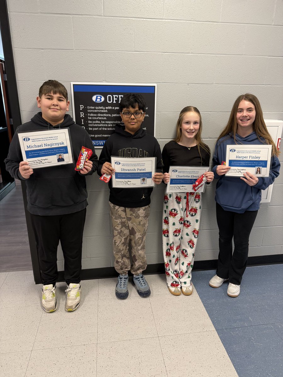 Mrs. Thompson tweet media