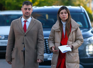 🔹Ya han pasado 2 días de la detención de Alberto Larraín y se esta solicitando el desafuero del imputado Claudio Orrego.

Sin embargo aun no hay video ni tuit de los siempre prestos detectives y paladines de la justicia, <a href="/danimanouchehri/">Daniel Manouchehri</a> y <a href="/Dani_Cicardini/">Diputada Daniella Cicardini</a>.

Los habrán raptado el