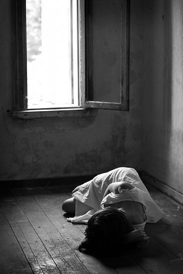 Gerçek anlamda ölmeyi düşünmek çok kötü 
Bu gece böyleyim