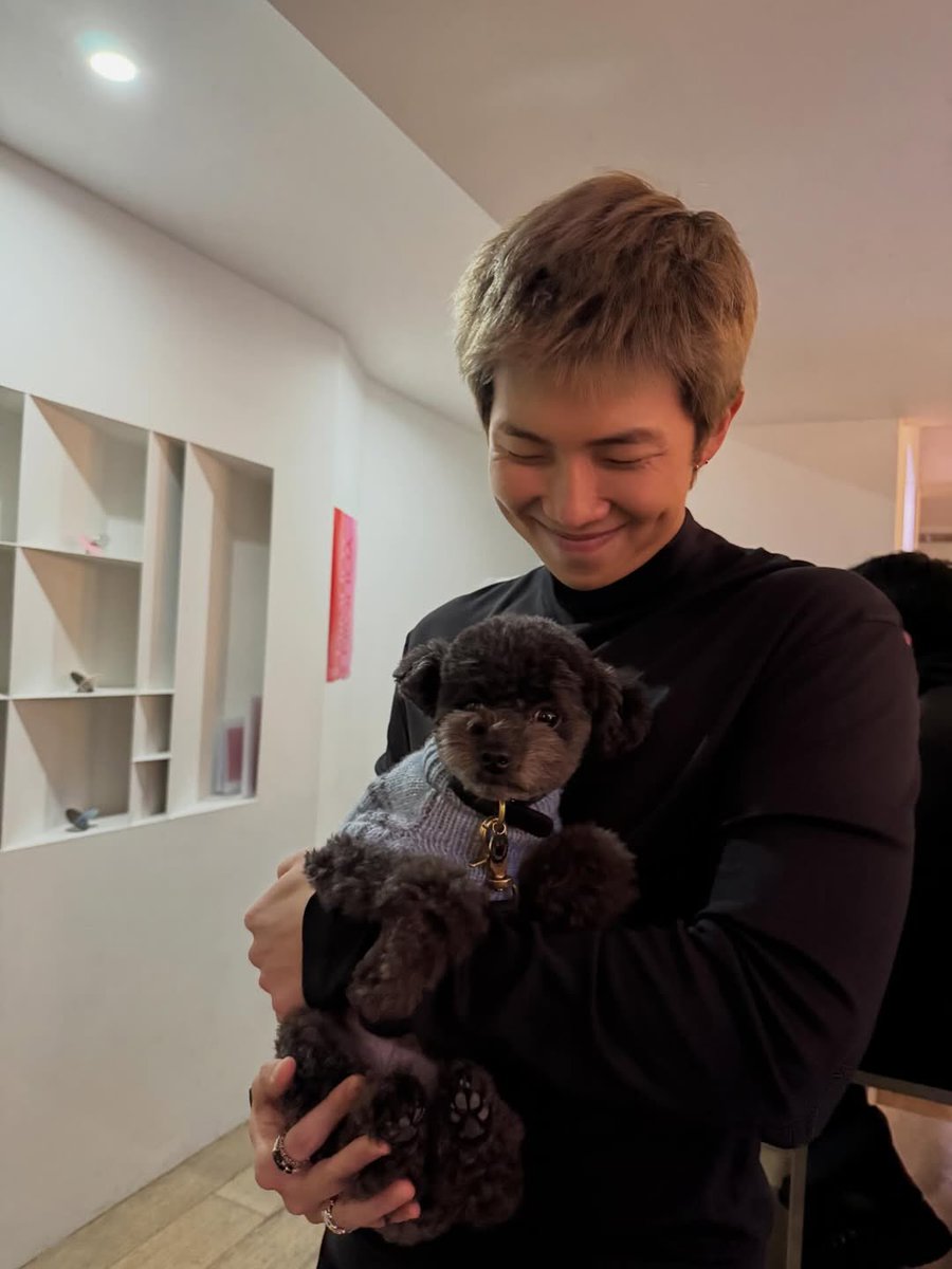 sgmin_seven's tweet image. I'M NOT OKAYYYY 😭😭😭😭😭