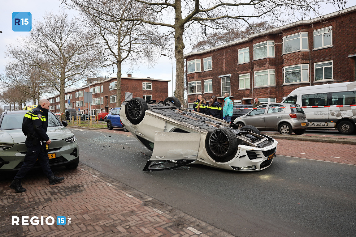 Auto over de kop en aanhouding bij aanrijding