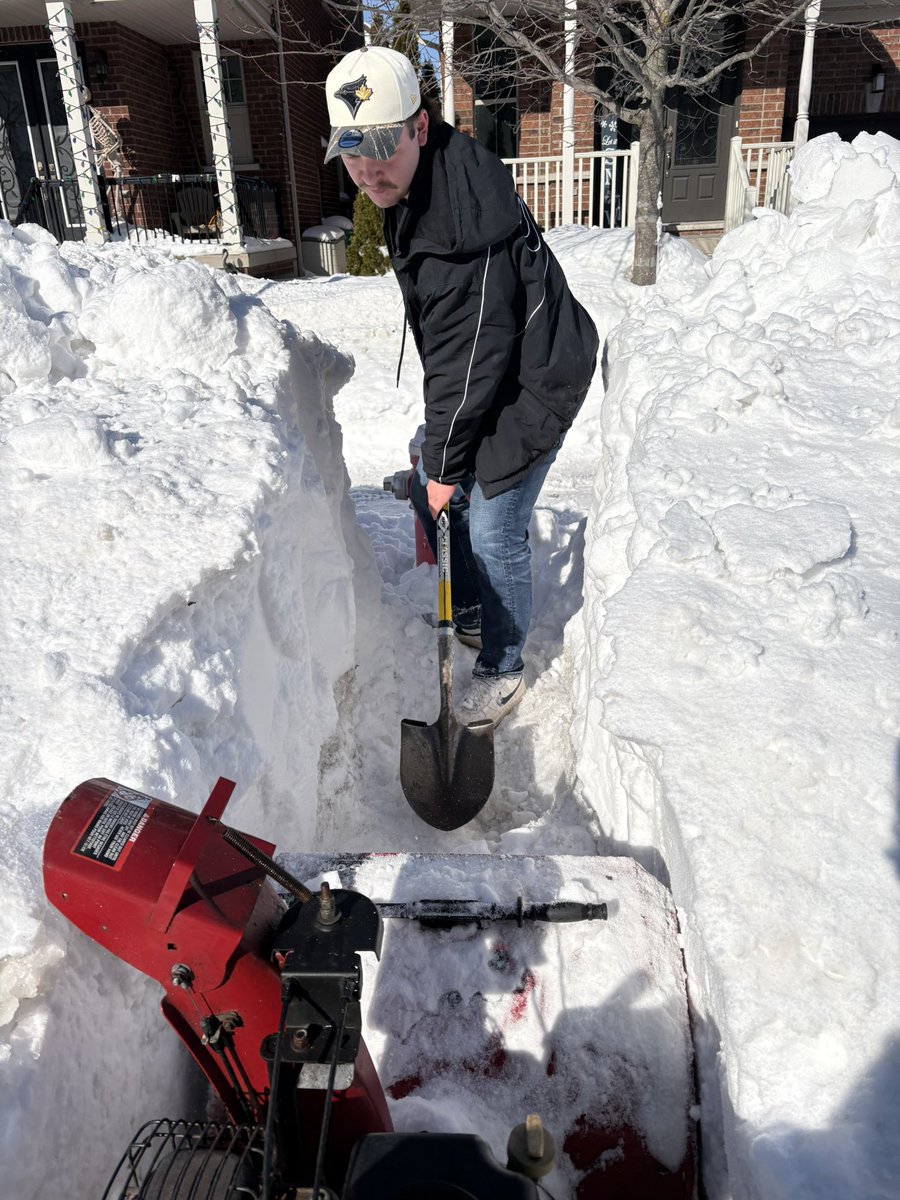 CaledonFireES's tweet image. Leading by example. This photo shows a volunteer firefighter clearing the hydrant near his own home. Our firefighters protect this community—help us help you by keeping hydrants clear and accessible. #ClearTheHydrant #SecondsCount