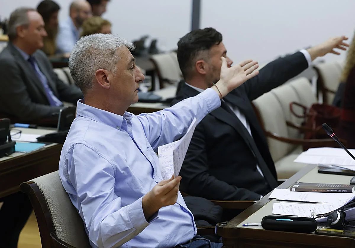 Como lider del bloque reaccionario, Feijóo hoy ha hecho lo que mejor sabe hacer: mentir y atacar con falsedades al resto para evitar asumir responsabilidades y cumplir su propia palabra.

Comodín de ETA a raudales. Cero autocrítica por su apoyo a Mazón que sigue de diputado.