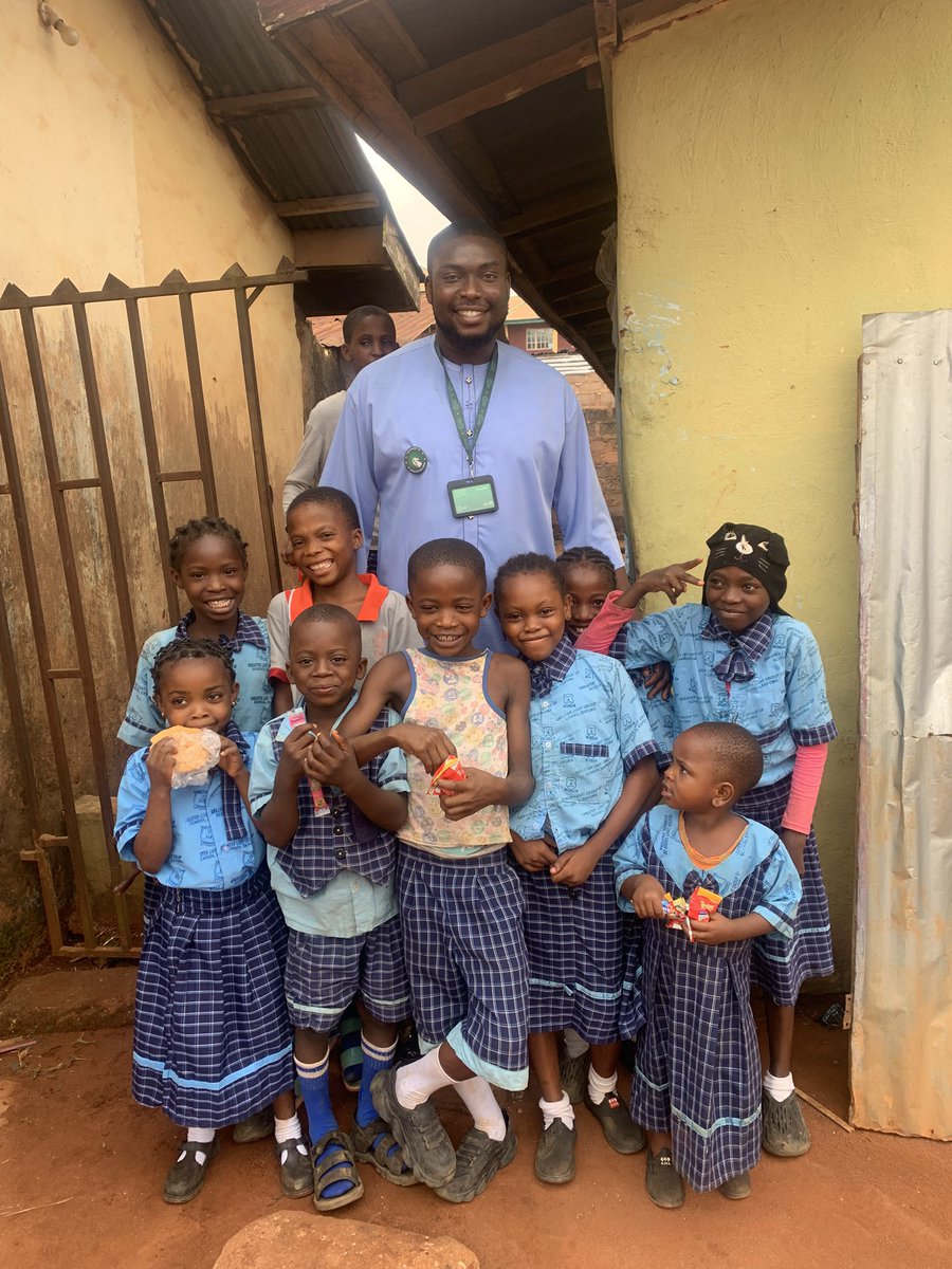 ogedegbe_james's tweet photo. Out here at Emuhi ward Ujolen settlement, Esan west LGA to supervise the vaccination exercise at greater delight academy. The kids were telling me that the vaccine was sweet. Measles rubella vaccine is safe and effective. 9month- 14years. #viralvideos https://t.co/r1o4yzjwSo