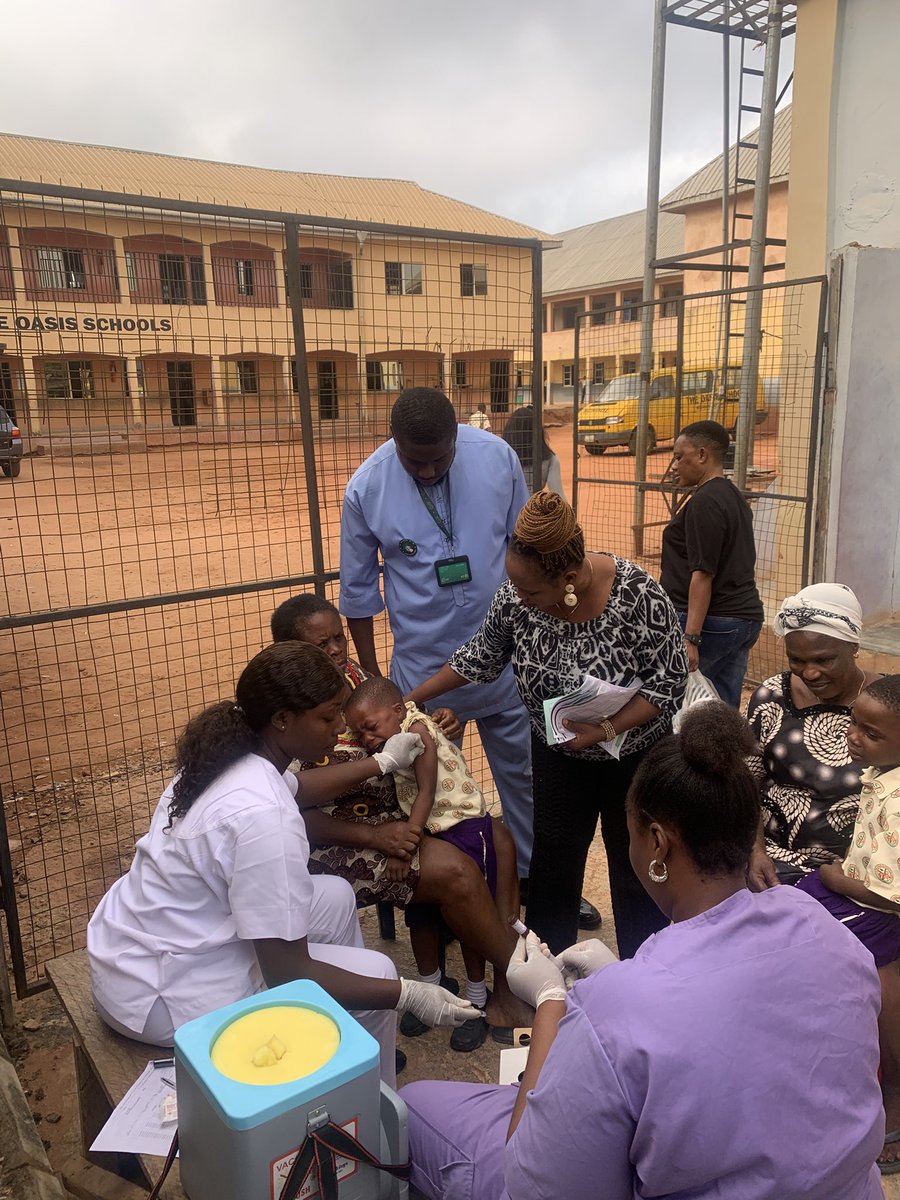 ogedegbe_james's tweet photo. Out here at Emuhi ward Ujolen settlement, Esan west LGA to supervise the vaccination exercise at greater delight academy. The kids were telling me that the vaccine was sweet. Measles rubella vaccine is safe and effective. 9month- 14years. #viralvideos https://t.co/r1o4yzjwSo
