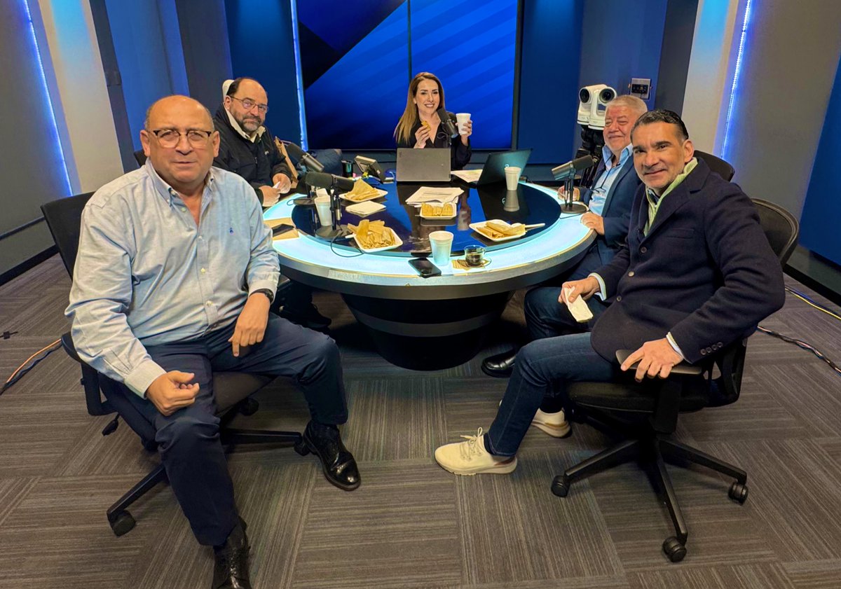 rubenmoreiravdz's tweet photo. En @Radio_Formula con @azucenau subrayé que necesitamos unidad y dejar de socavar la democracia. La #ReformaElectoral nace del rencor. El oficialismo evita el debate y quiere controlar el órgano electoral. 
En #Seguridad exigimos instalar ya la Comisión Bicameral, tras 4 años de retraso.
