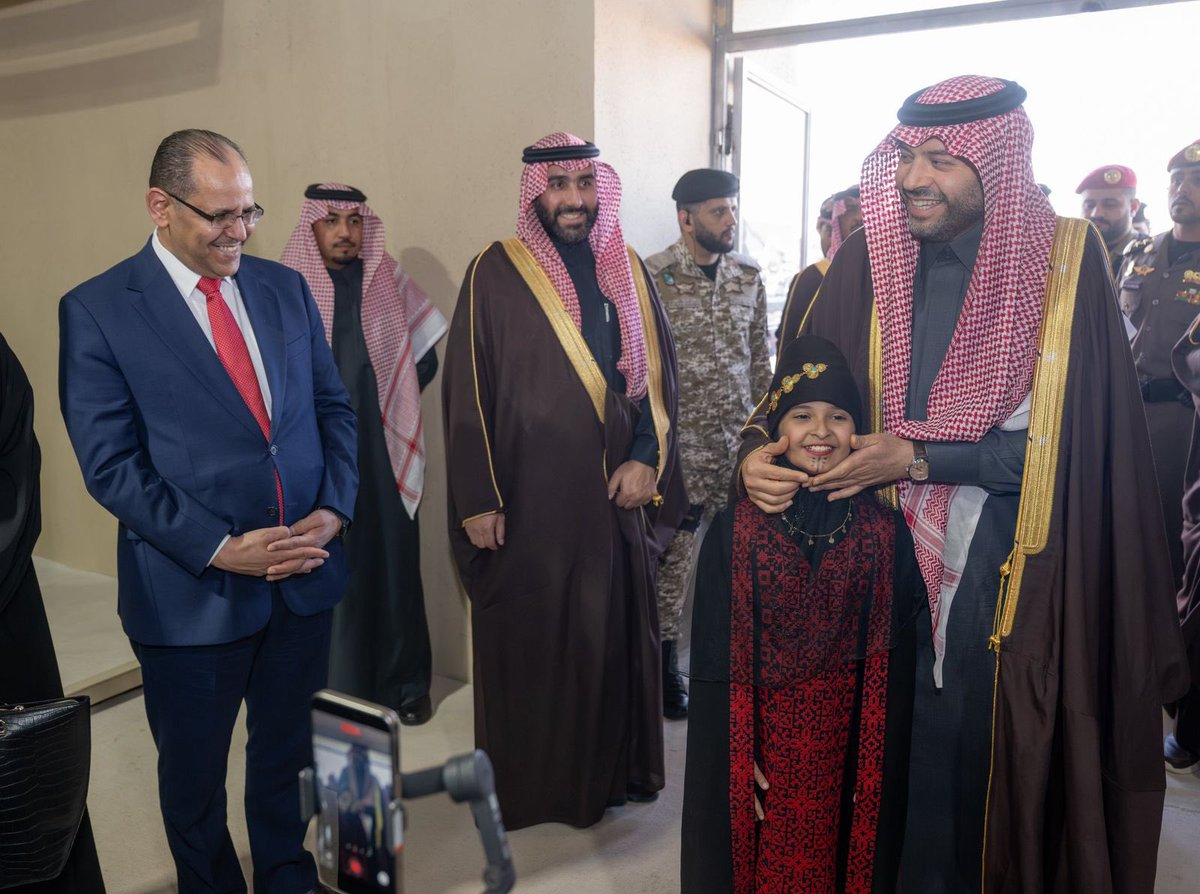 HaithamAbulfoul's tweet image. تشرفتُ اليوم بحضور النسخة العاشرة من مهرجان الصقور المقام في محافظة #طريف، تحت رعاية وحضور صاحب السمو الملكي الأمير فيصل بن خالد بن سلطان بن عبدالعزيز، أمير منطقة الحدود الشمالية.
وسعدتُ بمشاهدة جانب من سباقات الصقور، والتجول في أجنحة المعرض المعني برياضة الصقارة. يوم ممتع وجميل…