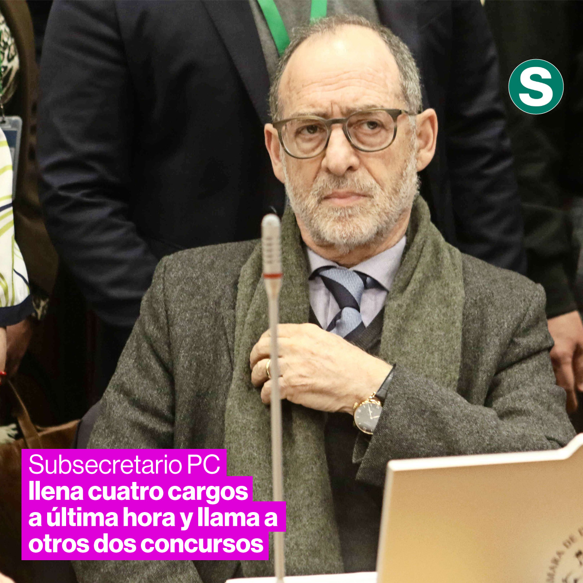 La_Segunda's tweet image. Polémica por designaciones al cierre del gobierno: la subsecretaría para las FF.AA., encabezada por Galo Eidelstein, llenó cuatro cargos directivos y abrió dos concursos más. Sueldos sobre los $4 millones y hasta $7 millones. 👉 lasegunda.com