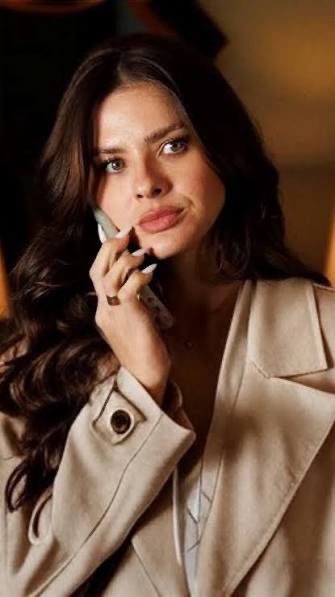 Hija del fuego, abre la posibilidad que la ficción nacional, el tan olvidado y bastardeado novelón clásico, vuelva a ser una opción en la TV abierta. Y para mí eso ya es motivo de festejo. 
#HijaDelFuego es una ficción que está muy bien, buena historia, actuaciones y realización