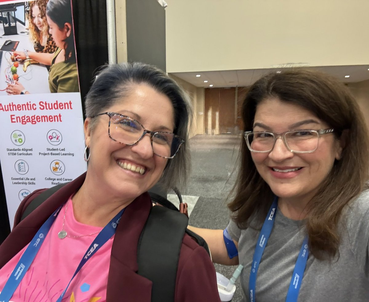 tovarrabatte's tweet photo. @R3ESC in the 🏠 - fellow Gen-Xer was up for the Hospital Helper challenge 2, thanks for stopping by Booth 1324🤠 #STEM #TCEA #STEMIdentity #txed @SmartLab_tweets https://t.co/v1C1nNDYEr