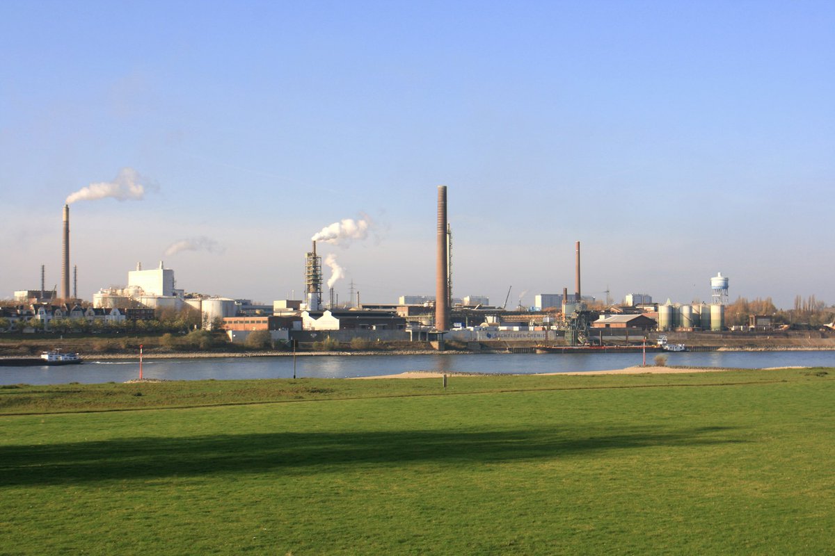 RB_Ruhrort's tweet photo. #Homberg: Venator ist Geschichte: Das insolvente Duisburger Werk gehört jetzt einem neuen Investor. Die erste Entscheidung gilt ab sofort – und sorgt für Begeisterung. Das Werk firmiert ab sofort wieder unter dem traditionsreichen Namen Sachtleben. https://t.co/j8hLKb7jPi https://t.co/S8aowFtQ6i