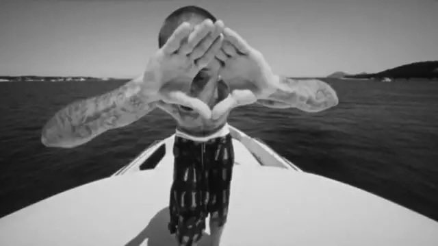 clippedszn's tweet photo. Fans believe streamer ‘Plaqueboymax’ sold his soul after he was seen symbolizing ‘one eye’ at the Grammys 👁️ https://t.co/QcQ9EN5KKy