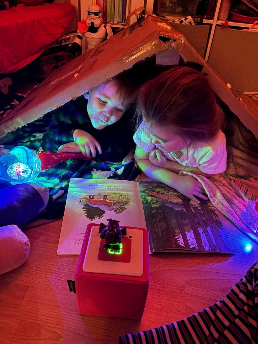 In foundation class, Nursery and Reception children are celebrating the Year Of Reading with lots of opportunities of sharing stories and enjoying books. Getting cosy and comfortable, building reading dens at school and home.
#olqpfamily #2026yearofreading