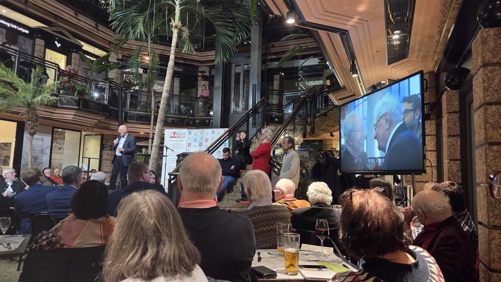 Falko Blumenthal tweet media