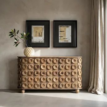 CreativDeco_'s tweet photo. Unele piese nu ocupă un perete.
Îl definesc.

Lemn care poartă urme, forme care prind lumină, suprafețe ce cer să fie privite mai încet.

Pentru interioare care spun o poveste, fără să o explice. ✨

#CreativDeco #designinterior #interiorpremium #pieseiconice https://t.co/0QG7lmTgob