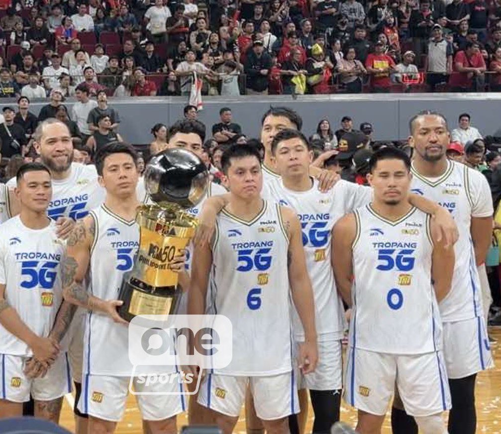 5peatsmb's tweet photo. @denoy211 @austrialeo Yeah, I’d be mad too if my team kept collecting runner-up trophies from SMB like it’s a loyalty program. I’d be insecure too with that SMB suki card always getting stamped. They call it a rivalry, but the records say otherwise 📉

Cry harder. 😂😂😂😂😂😂😂😂 https://t.co/kEd8dmW6lG
