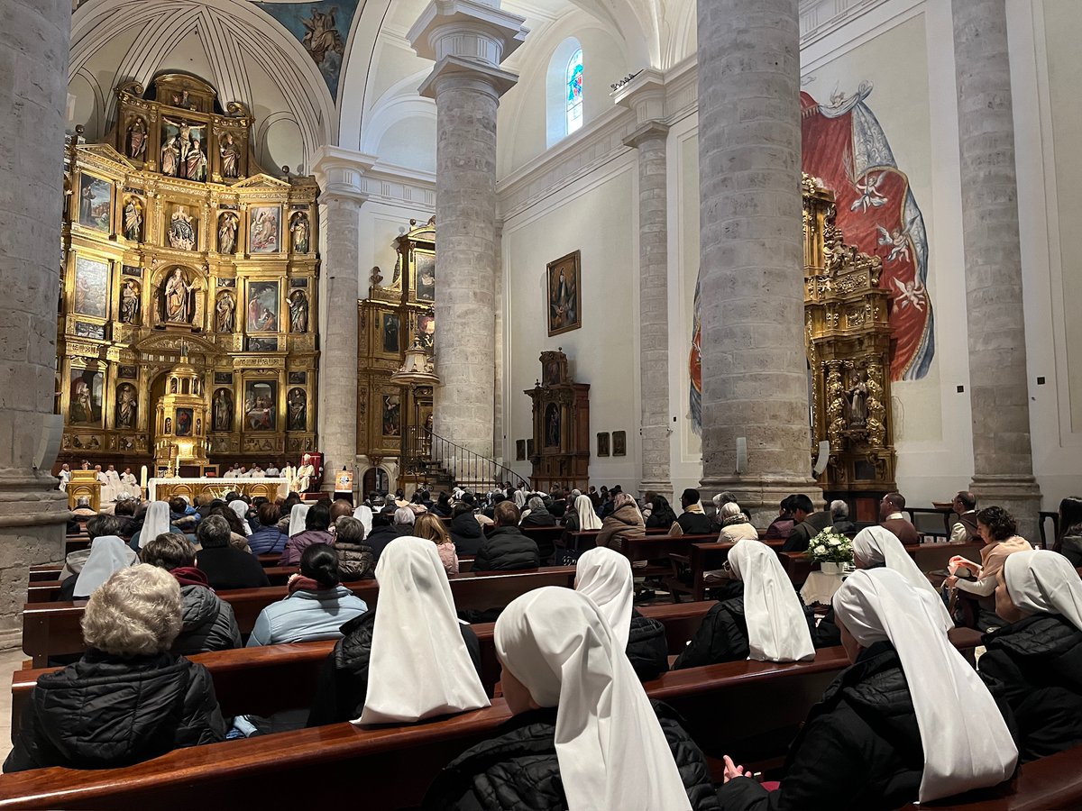 ObispoGines's tweet photo. Queridos consagrados, en la #PresentaciónDelSeñor y día de la #VidaConsagrada, os digo que sois un regalo para nuestra Iglesia. Vuestra presencia silenciosa, oración fiel, misión incansable, disponibilidad humilde… sostiene, ilumina y fecunda nuestra vida eclesial. ¡Gracias! https://t.co/csytx1t2Yb