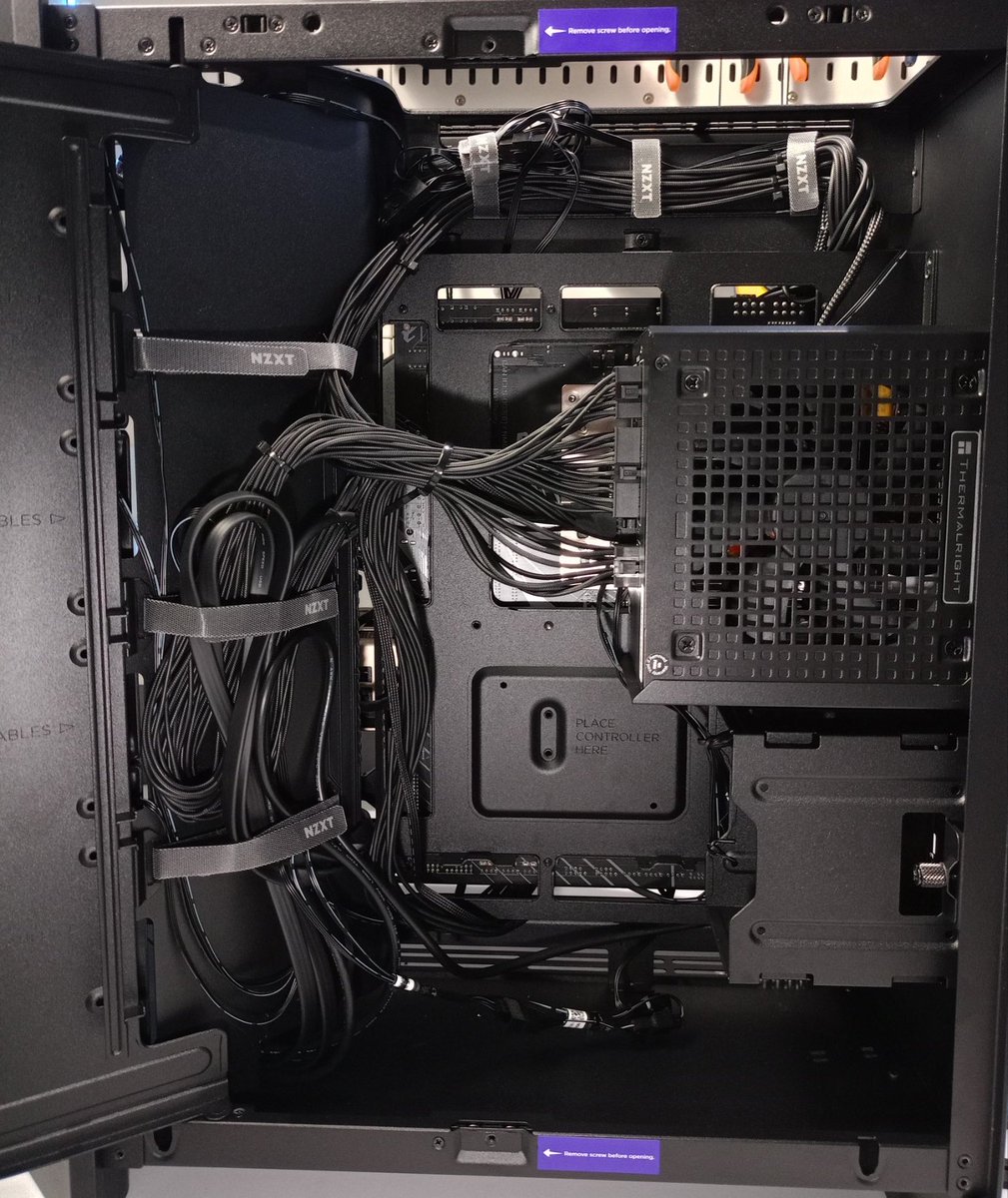 AURA PC 💻 tweet media