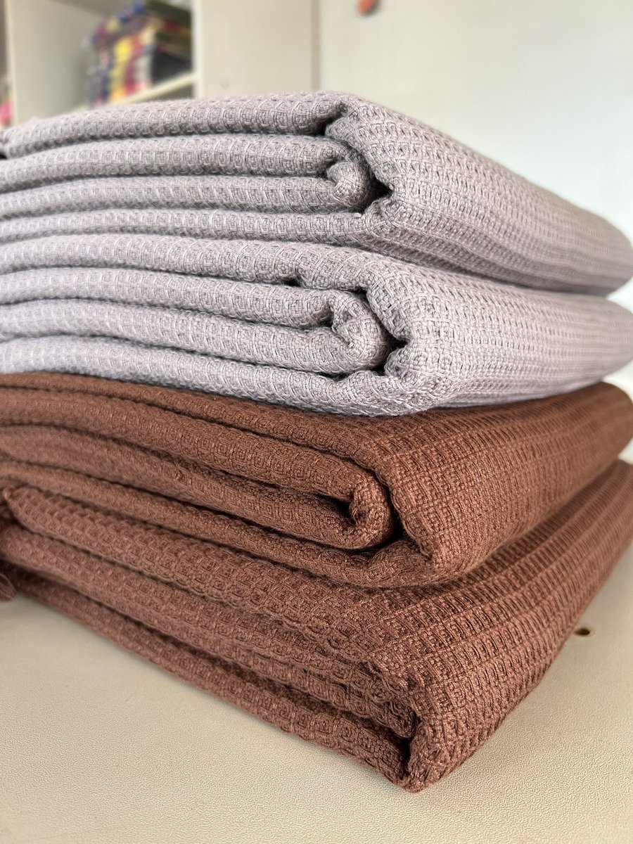 texfad_'s tweet photo. Wrap yourself in comfort. 
Our handwoven throw blankets bring warmth and style to any space. 

#throwblankets #handwoven #cotton 
#CozyVibes #Texfad https://t.co/puwamUmKDz