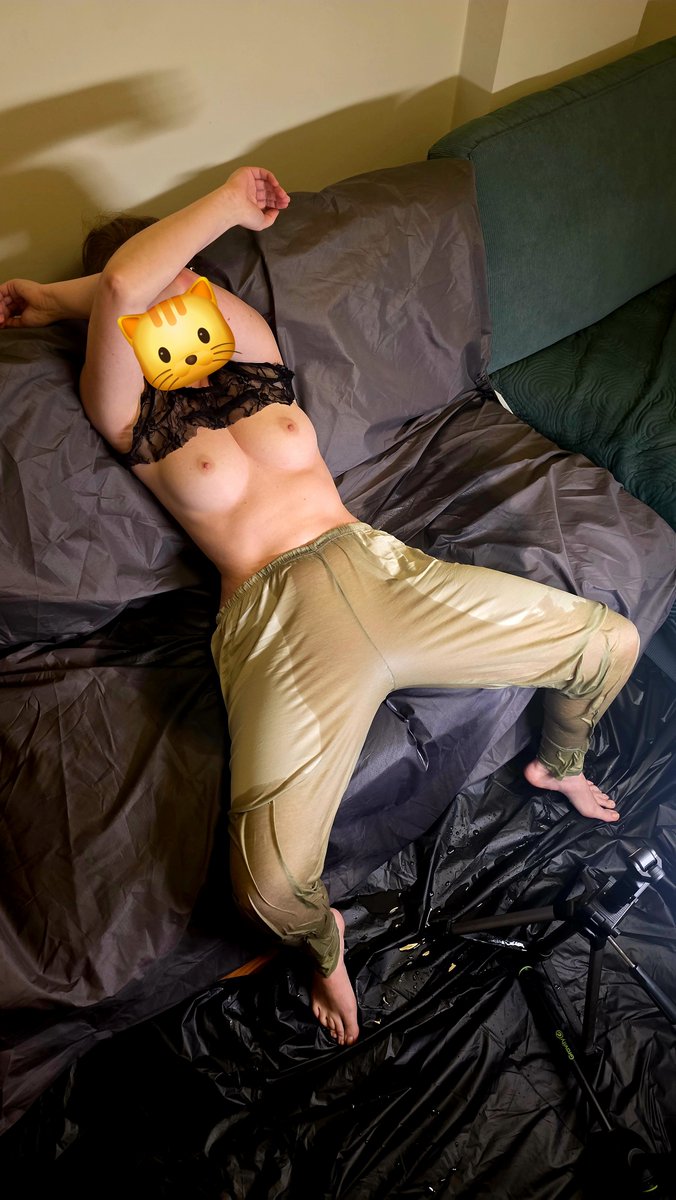 simplekinkypeep's tweet photo. And some new stuff on the way💦 #watersports #amateurcouple https://t.co/Bm9ugjMfXz