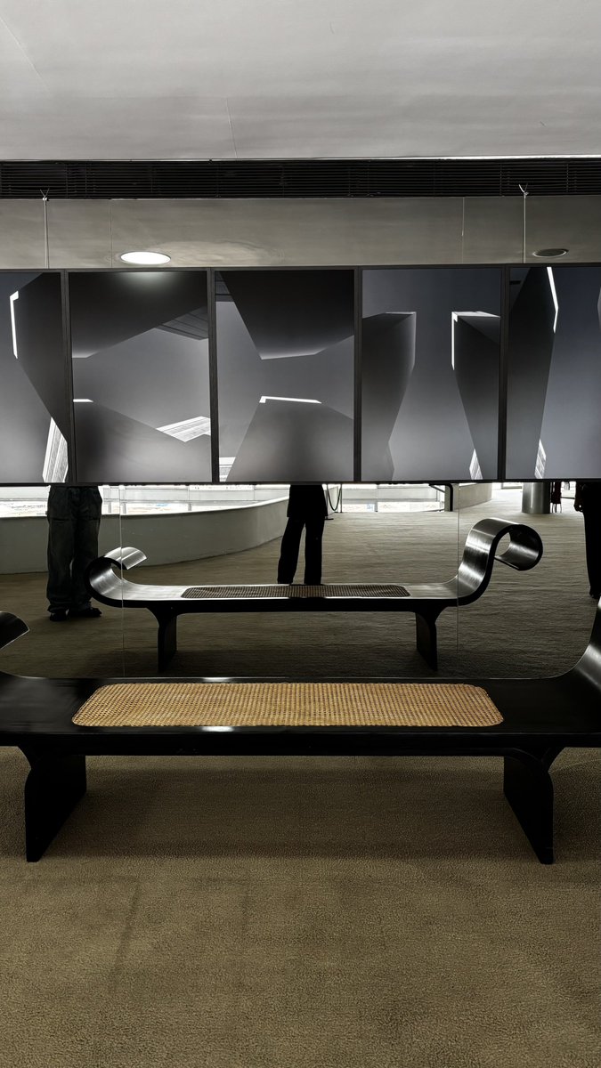 o palácio do planalto tem realmente o seu devido lugar… luxuosíssimo!