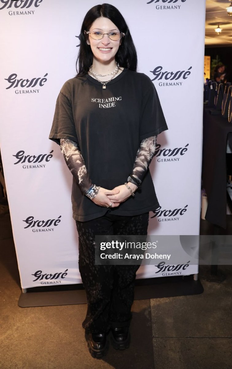 havensfaces's tweet image. screaming inside