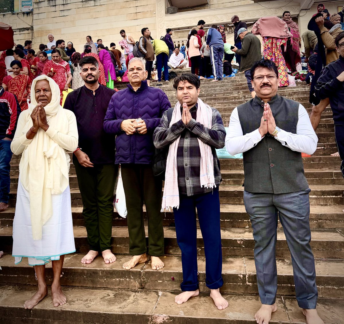 SriAvinashKr's tweet photo. 1 फ़रवरी 2026 | माघ पूर्णिमा

माघ पूर्णिमा के पावन अवसर पर
माँ गंगा के चरणों में नमन 🙏
पुण्य स्नान, दीप-दान और दान–पुण्य से
जीवन में शांति, श्रद्धा और सद्बुद्धि का संचार हो।

माँ गंगे, सबका कल्याण करें।
हर हर गंगे!🙏
#maghipurnima https://t.co/l53FJQTJvv