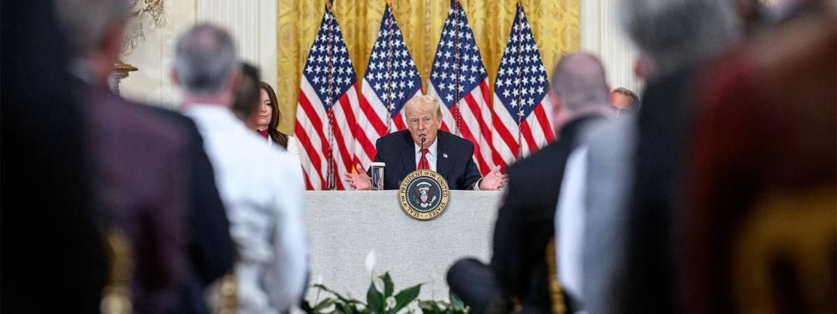 DHA eNews: Trump threatens 100% tariffs if Canada makes deal with China, buff.ly/Lt4MzP0

#Hardwoods #Hardwood #Trade