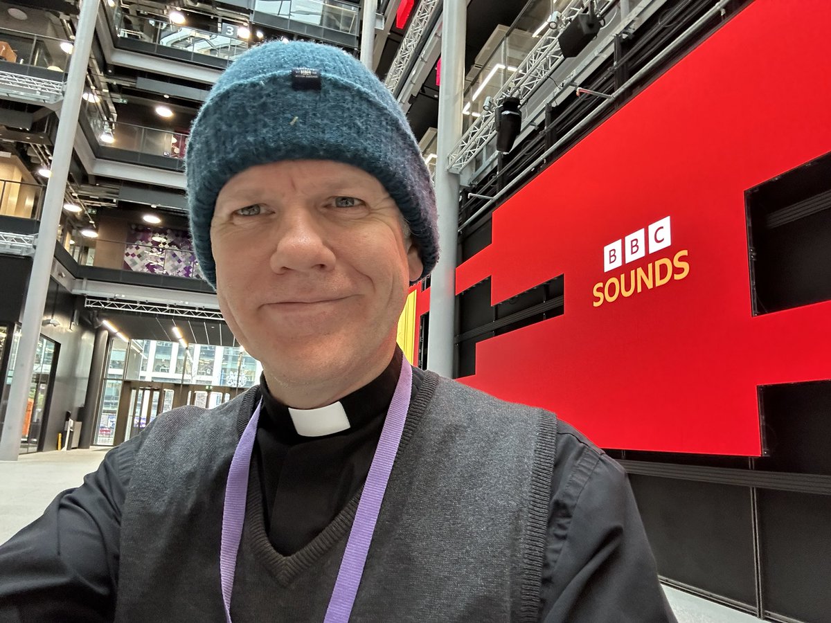 trystan_hughes's tweet photo. Recorded a service on themes in my new book “To Hell’s Mouth and Back” for BBC Radio Cymru this morning.

Nes i recordio oedfa ar themâu yn fy llyfr newydd “Trwy’r Anialwch” y bore ma i BBC Radio Cymru. Mi fydd o’n cael ei ddarlledu Dydd Sul yma ac wedyn ar gael ar BBC Sounds. https://t.co/8Y7hgEBQXa